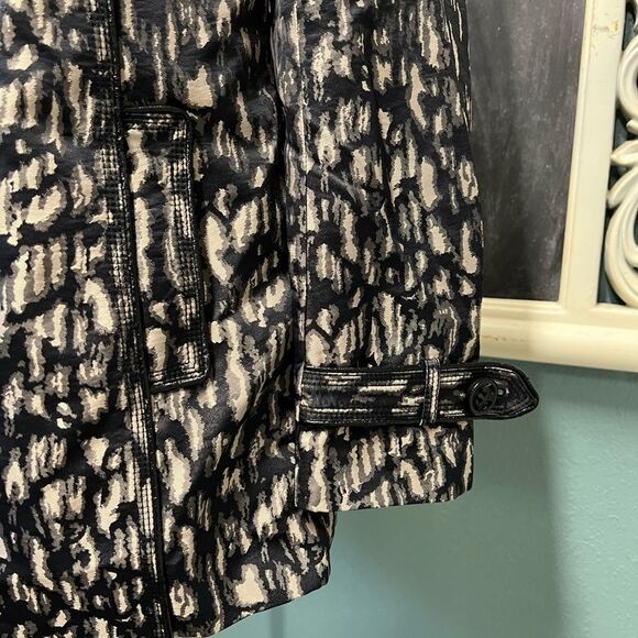 Cache Black and White Patterned Jacket - Picture 3 of 9